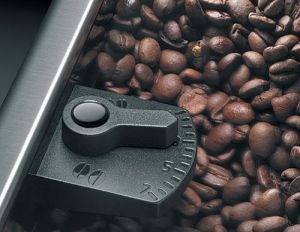 Кофеварка DELONGHI ESAM 6600 STEEL