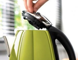 Чайник RUSSELL HOBBS 18337-70 Jungle Green